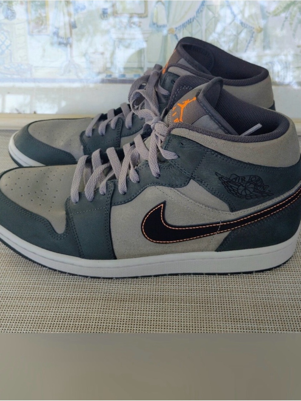 Nike Air Jordan 1 Mid SE (Night Stadium)